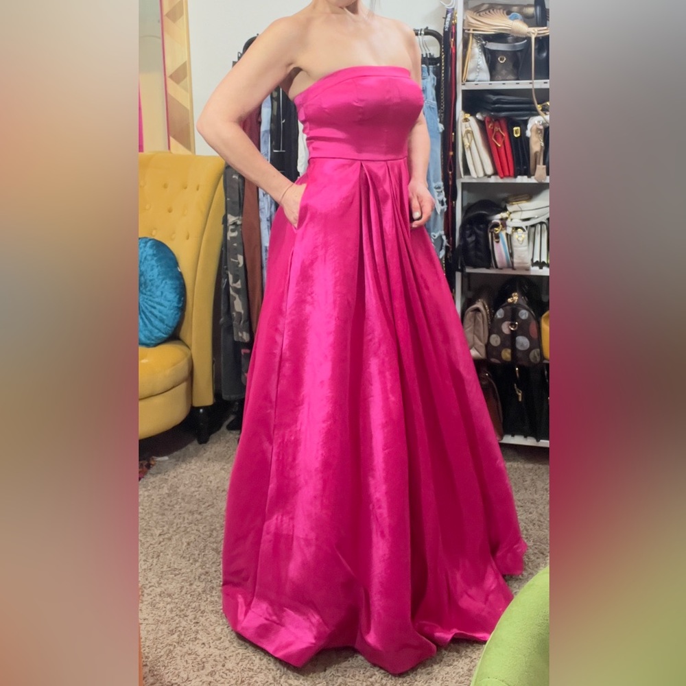 Formal dress with pockets, crinoline and slip underneath